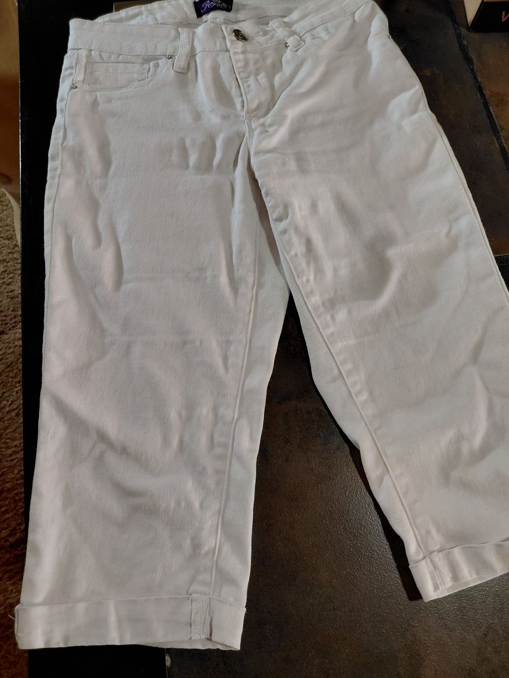 White Capri Pants. Petite, Like New, 2% Spandex for Extra Comfort
